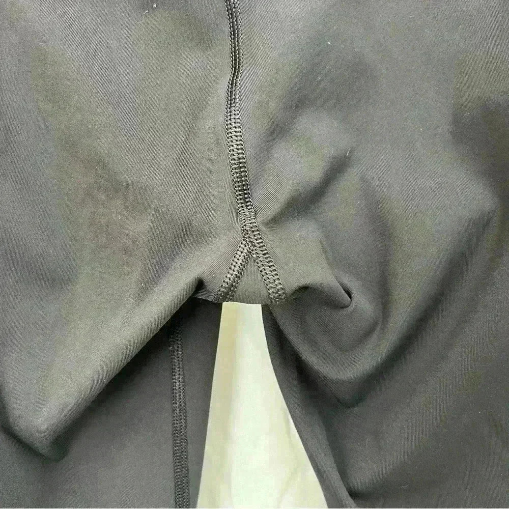 Lululemon cropped black leggings with mesh detailing. - Picture 3 of 6
